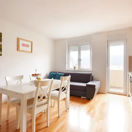 Apartment Mendula *